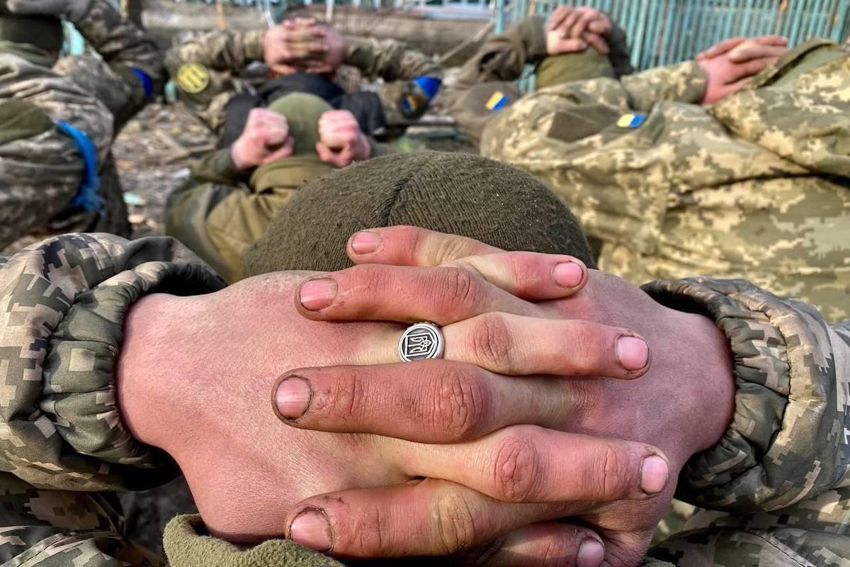 Четверо солдат ВСУ переплыли Днепр на самодельных плотах, чтобы сдаться