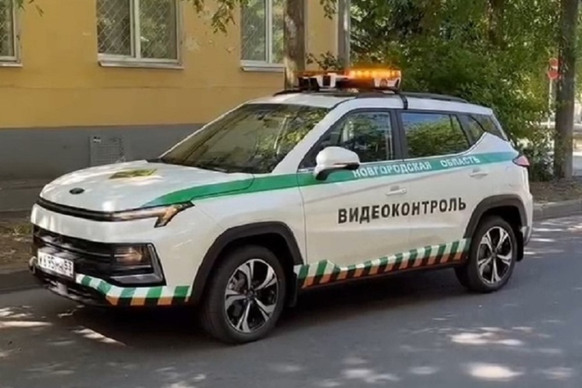В Великом Новгороде начало работать мобильное устройство фиксации нарушений ПДД