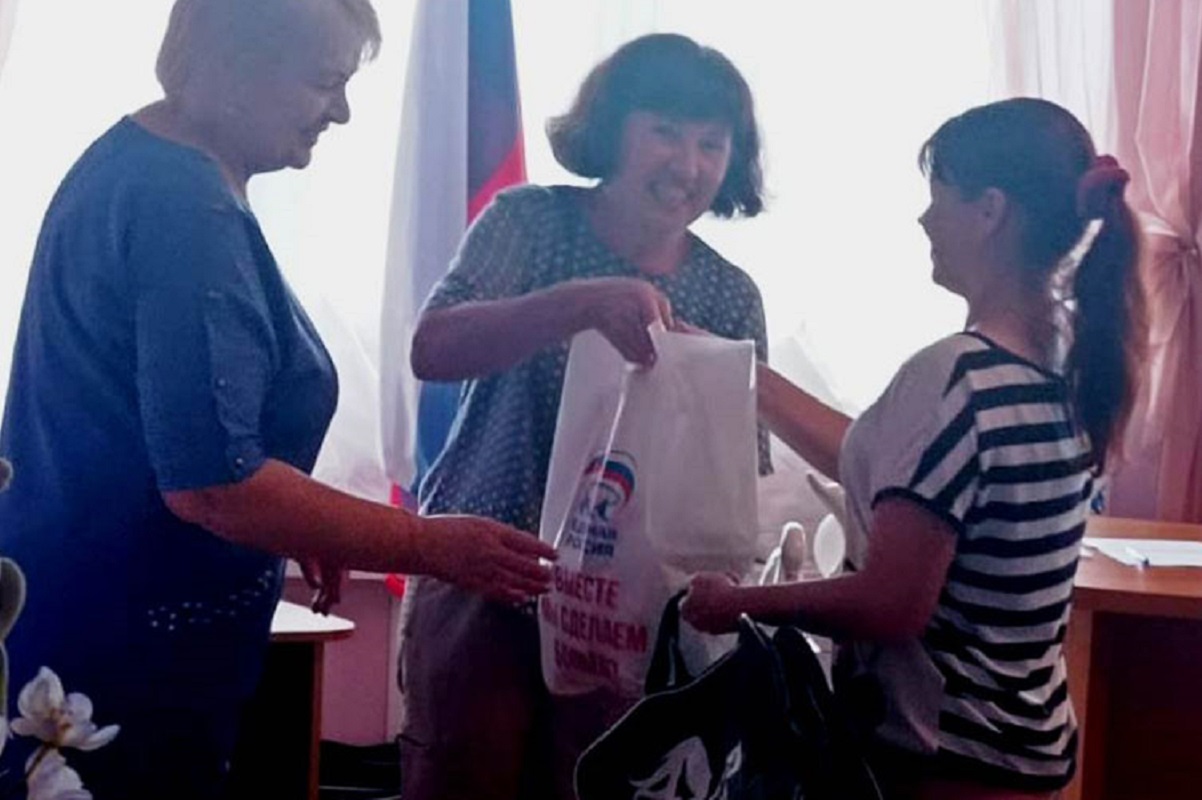 В Кадошкинском районе Мордовии наградили участников проекта «Здравствуй, мама!»