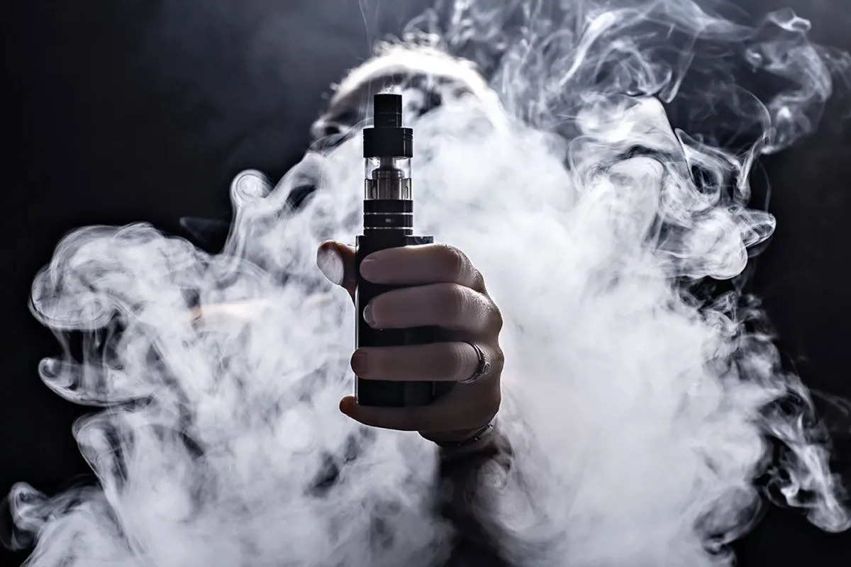 «Вейпы - не безобидное увлечение»: красноярский врач рассказал о вреде электронных сигарет