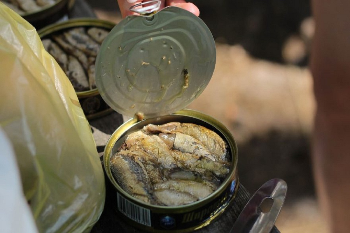 В Новосибирске бизнесмен реализовал почти 600 тонн незаконных рыбных консервов В Новосибирске бизнесмен реализовал почти 600 тонн незаконных рыбных консервов