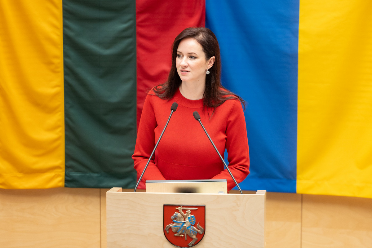 Апайдың кеудесі әдемі