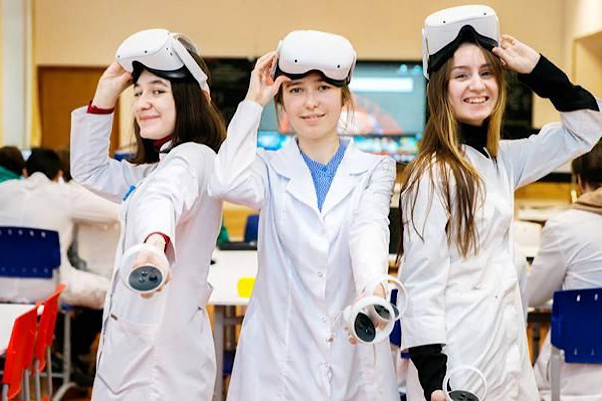 17 мая в школах Москвы впервые пройдет день открытых дверей для девятиклассников 17 мая в школах Москвы впервые пройдет день открытых дверей для девятиклассников