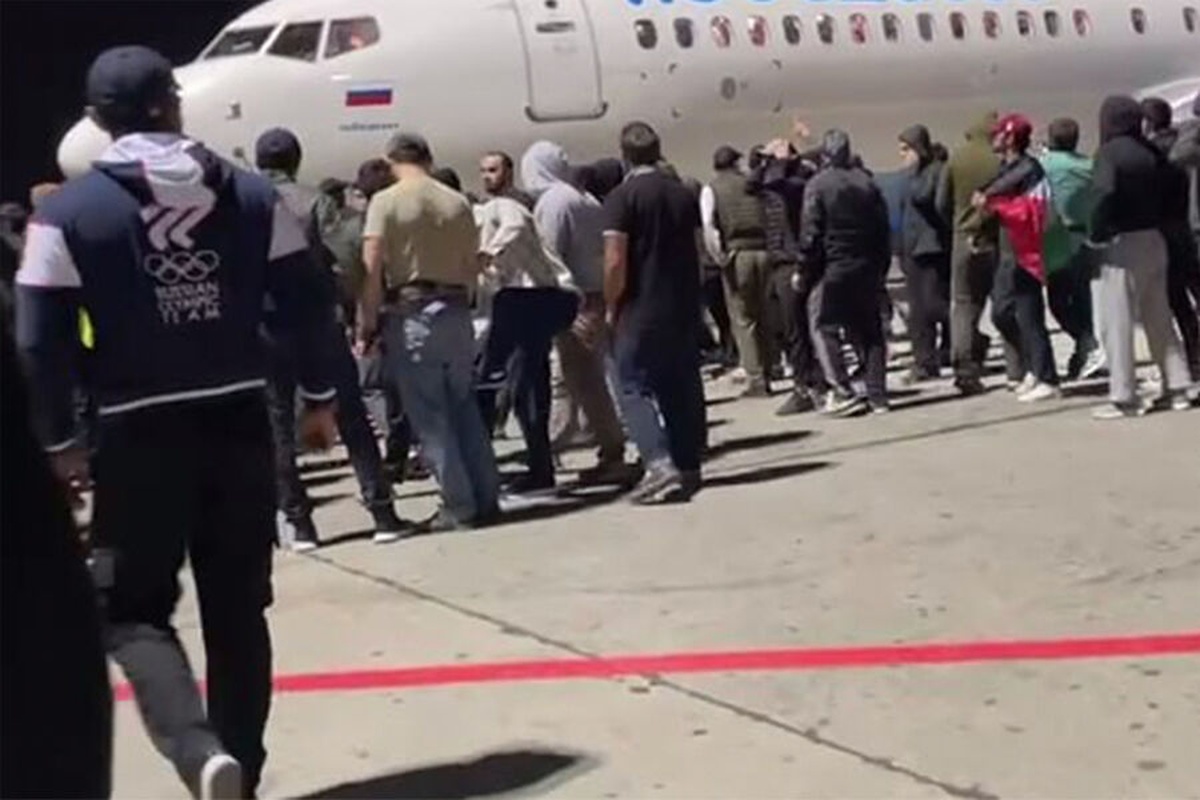 Суд огласил приговор семерым участникам беспорядков в аэропорту Махачкалы Суд огласил приговор семерым участникам беспорядков в аэропорту Махачкалы