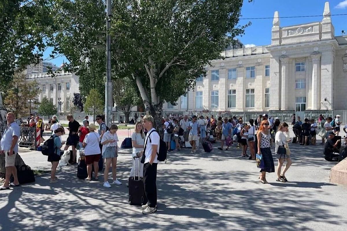 Passengers evacuated from Volgograd railway station due to suspicious object