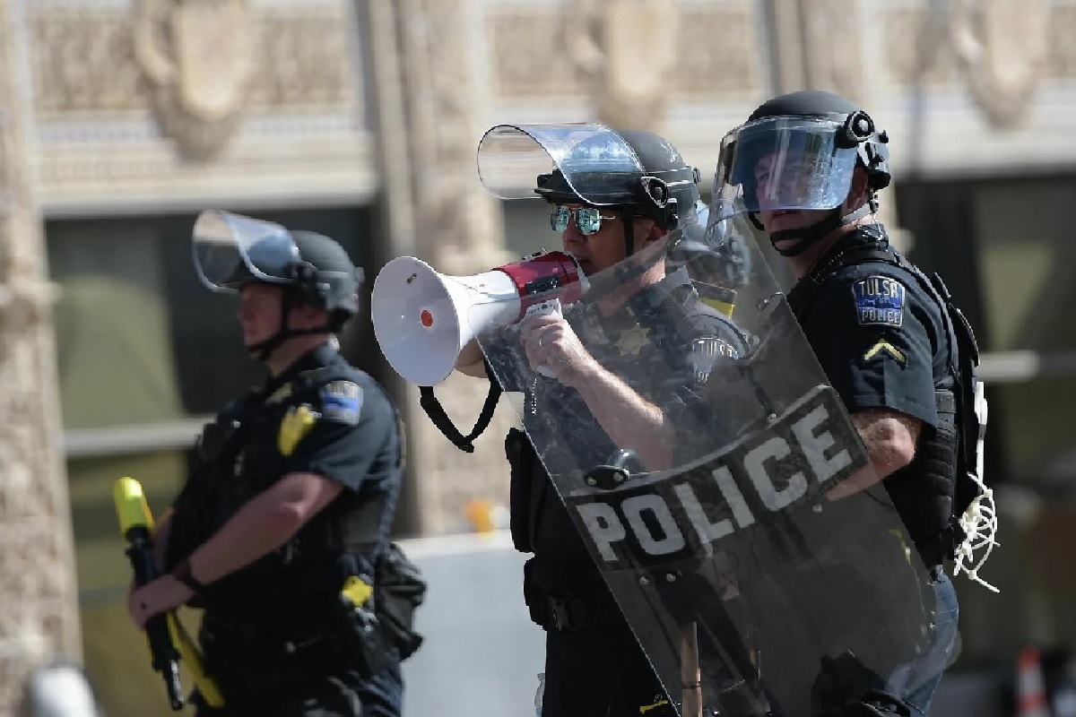 На западе США произошла стрельба в средней школе, есть пострадавшие На западе США произошла стрельба в средней школе, есть пострадавшие