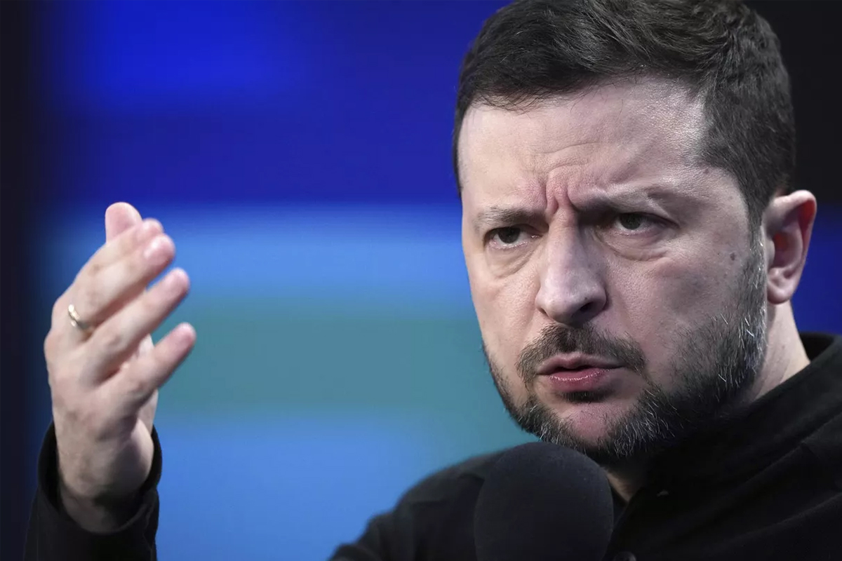 Зеленский обиделся на Трампа из-за встречи на Аляске Зеленский обиделся на Трампа из-за встречи на Аляске