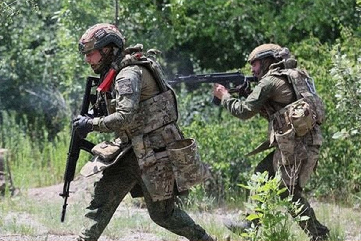 В зоне СВО подорвавшийся на мине боец вывез сослуживца с поля боя на квадроцикле