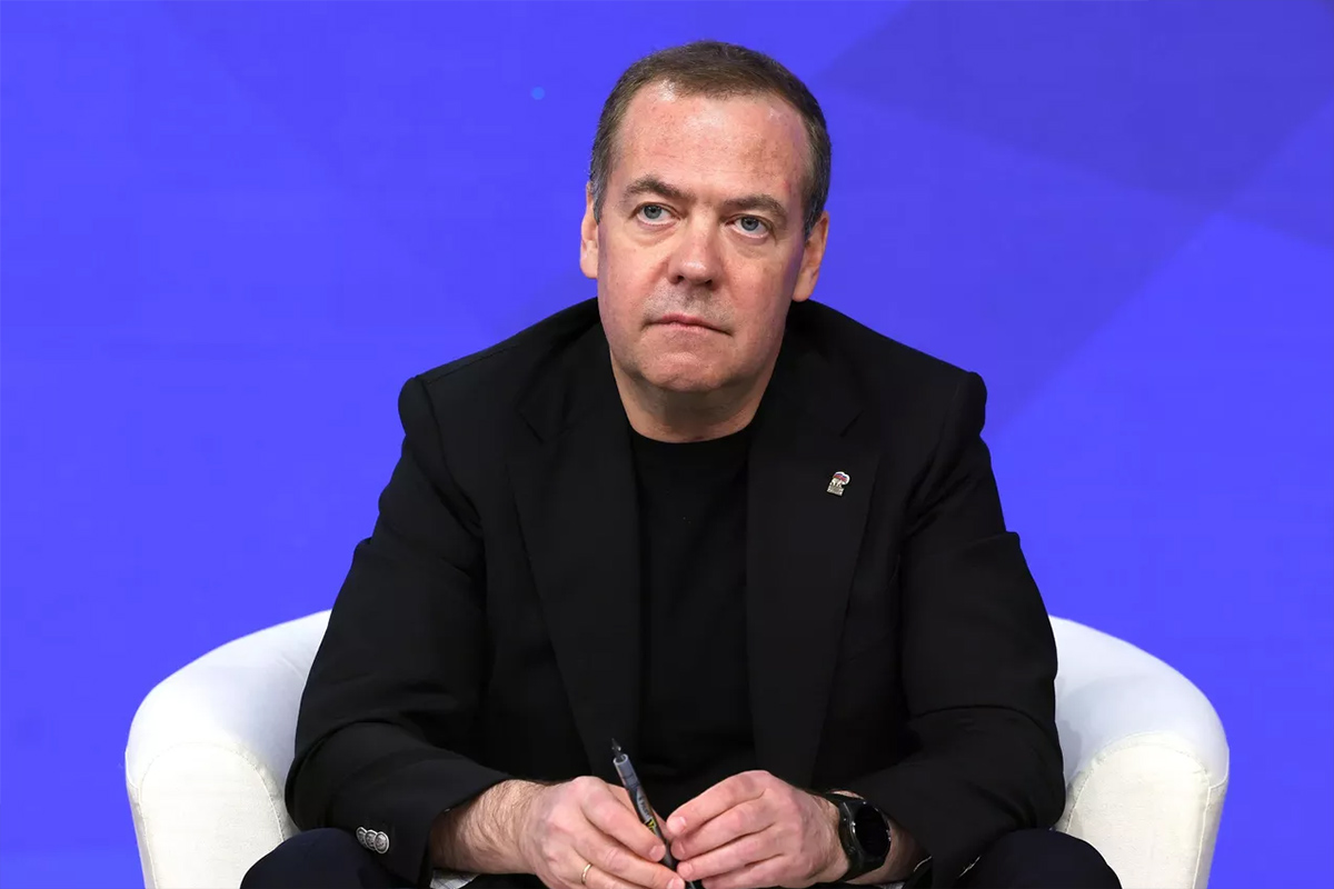 «Царствуют, но не правят»: Медведев жестко осадил европейских королей, ввязавшихся в политику ради Украины «Царствуют, но не правят»: Медведев жестко осадил европейских королей, ввязавшихся в политику ради Украины