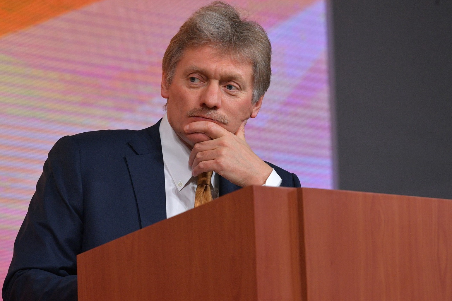 Два шага до мира, которые Украина не сделает: Песков назвал условия для переговоров после атаки на поезд Два шага до мира, которые Украина не сделает: Песков назвал условия для переговоров после атаки на поезд
