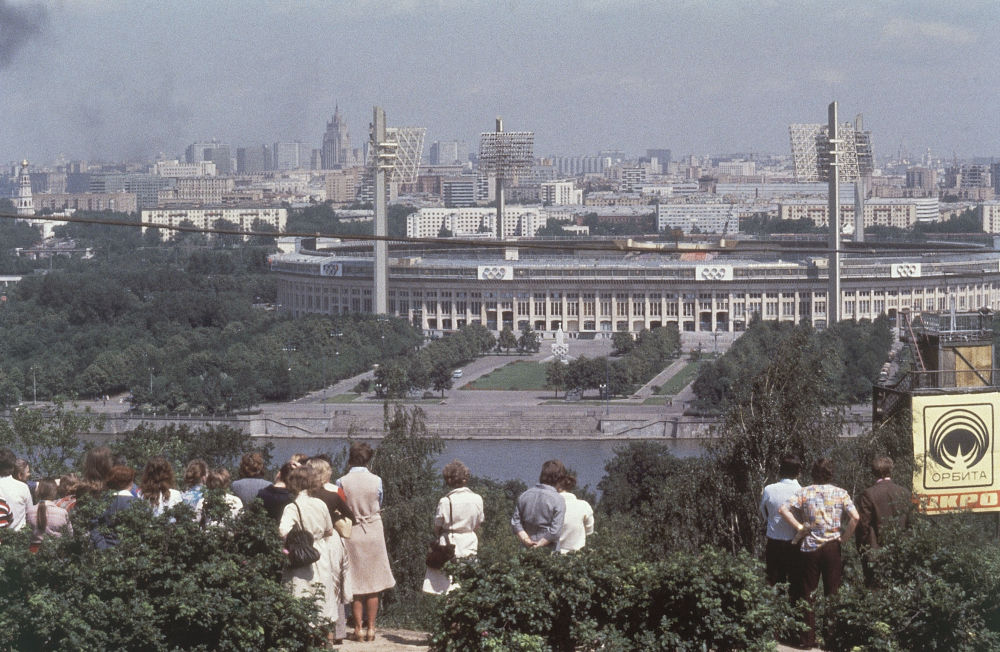 Москва 1980 город. Стадион Лужники Москва 90 год. Стадион Лужники Москва в 80 годах. Олимпийская Москва 1980.