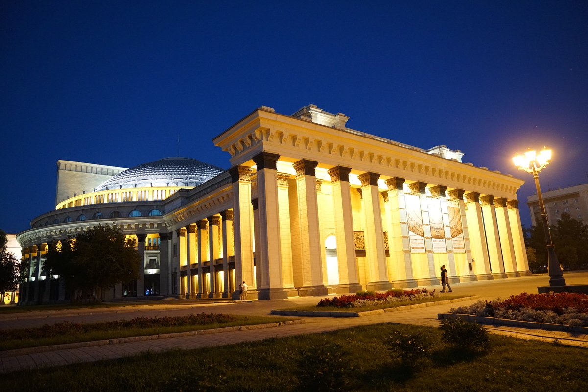 Большой театр новосибирск