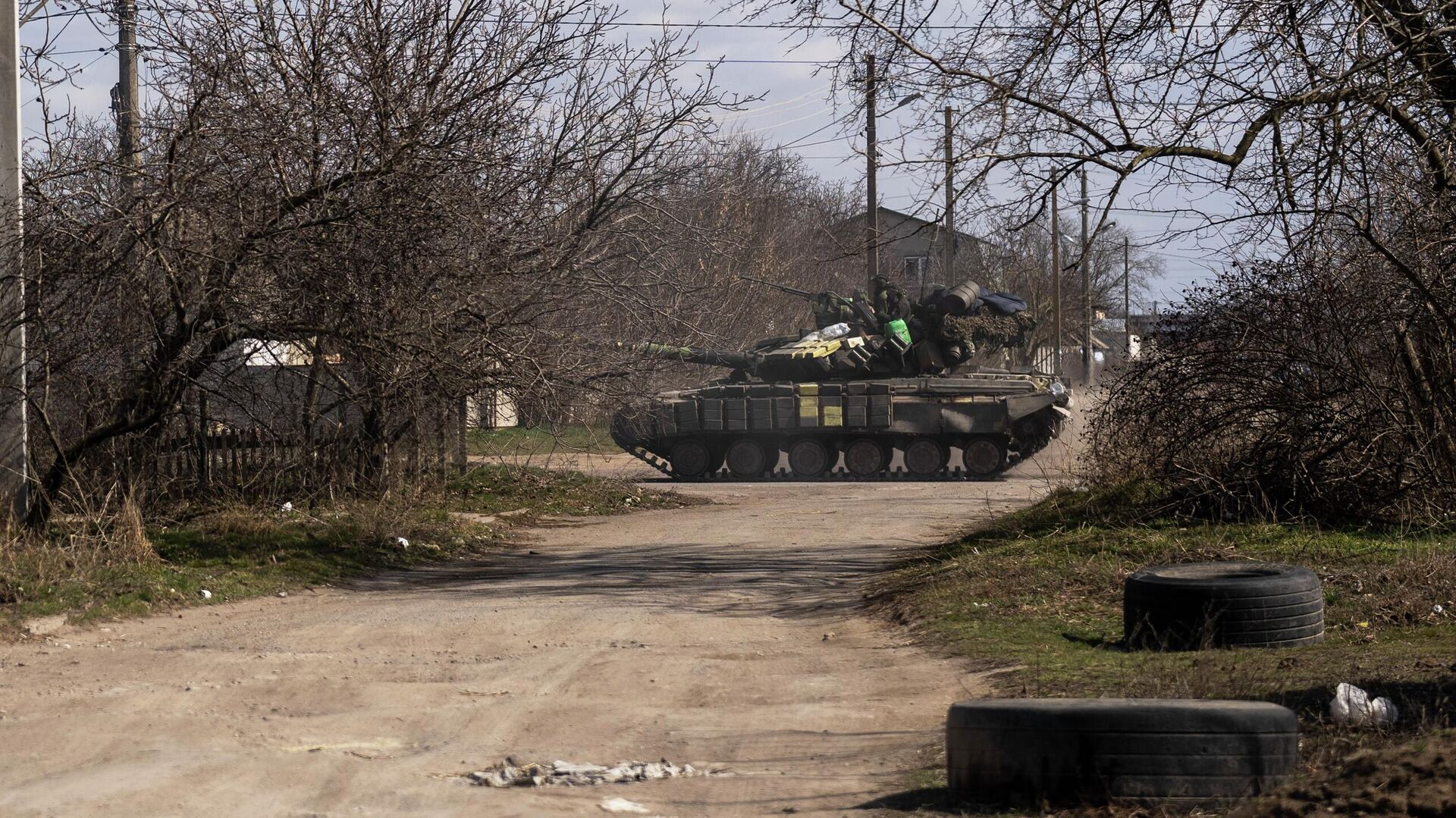 Николаевские новости сегодня последние. Подбитые украинские танки. Уничтоженные украинские танки. Танки России на Украине.