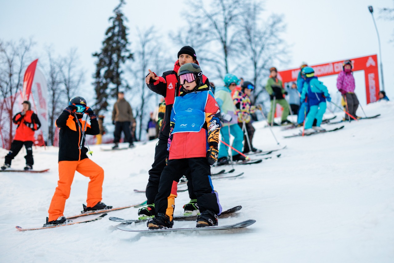 Новогодние праздники в Москве - куда сходить покататься на лыжах