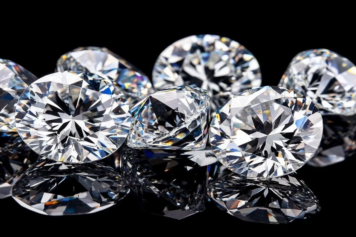 Бриллианты — провальная инвестиция для россиян: мнение финансиста