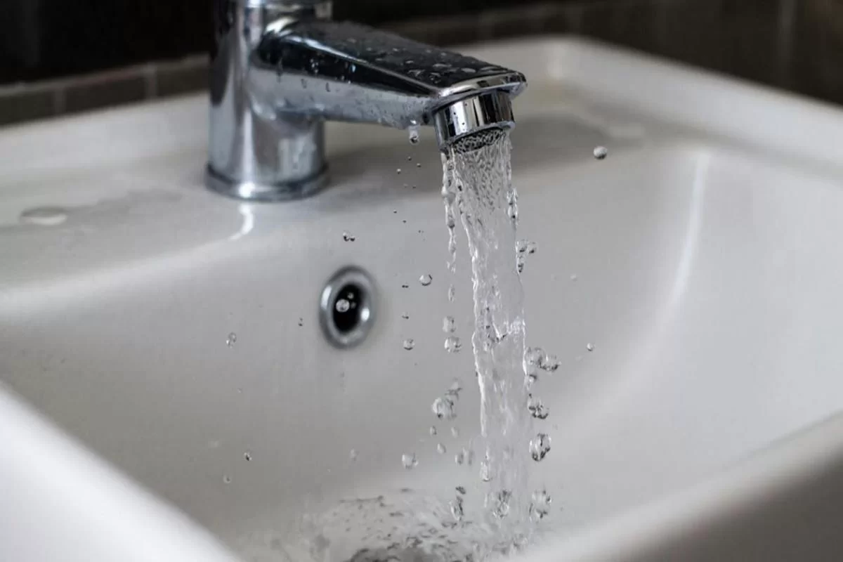 Водоканал объяснил мутность питьевой воды и дал рекомендации жителям Барнаула