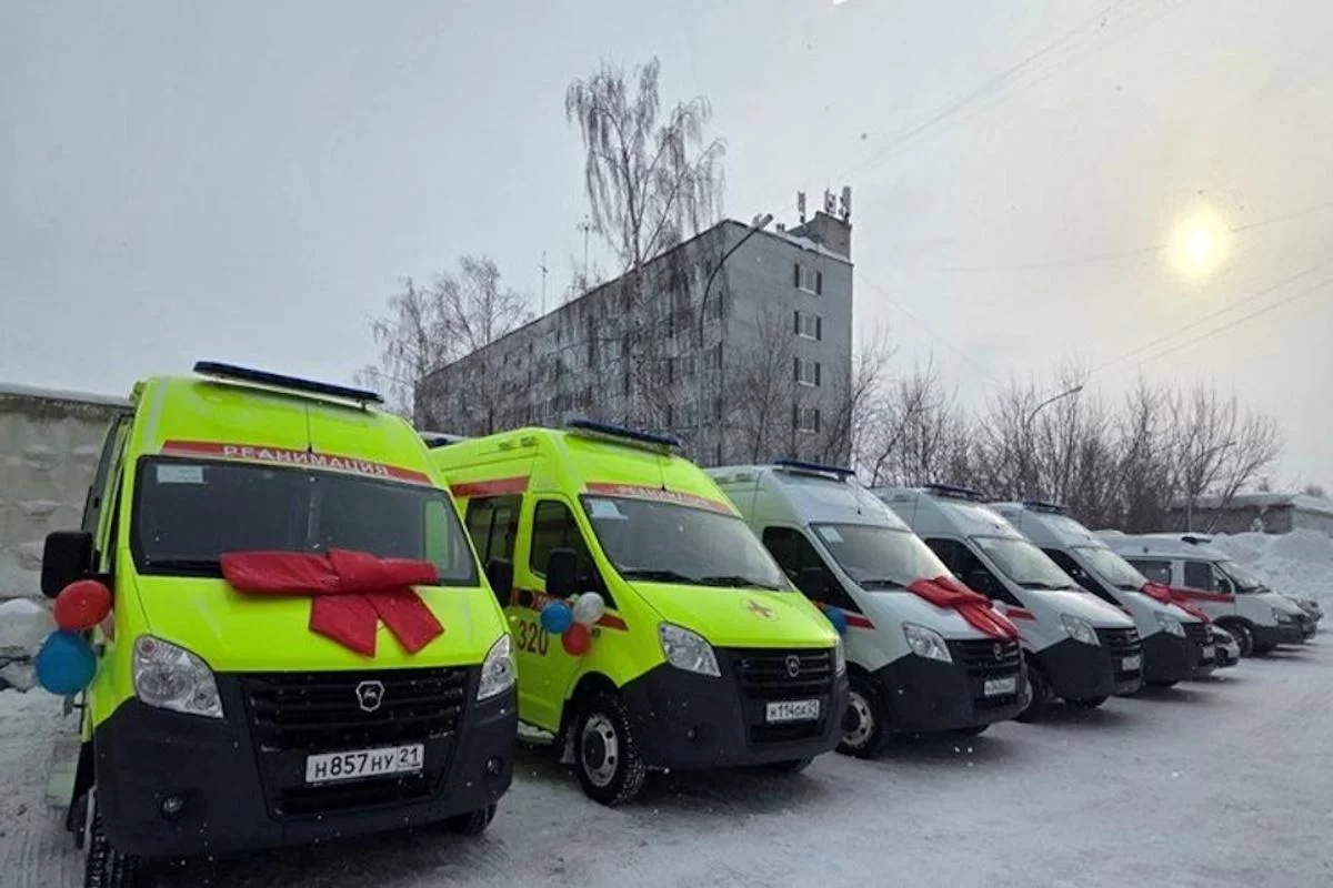 Еще пять новых спецмашин пополнили автопарк службы скорой помощи Чувашии