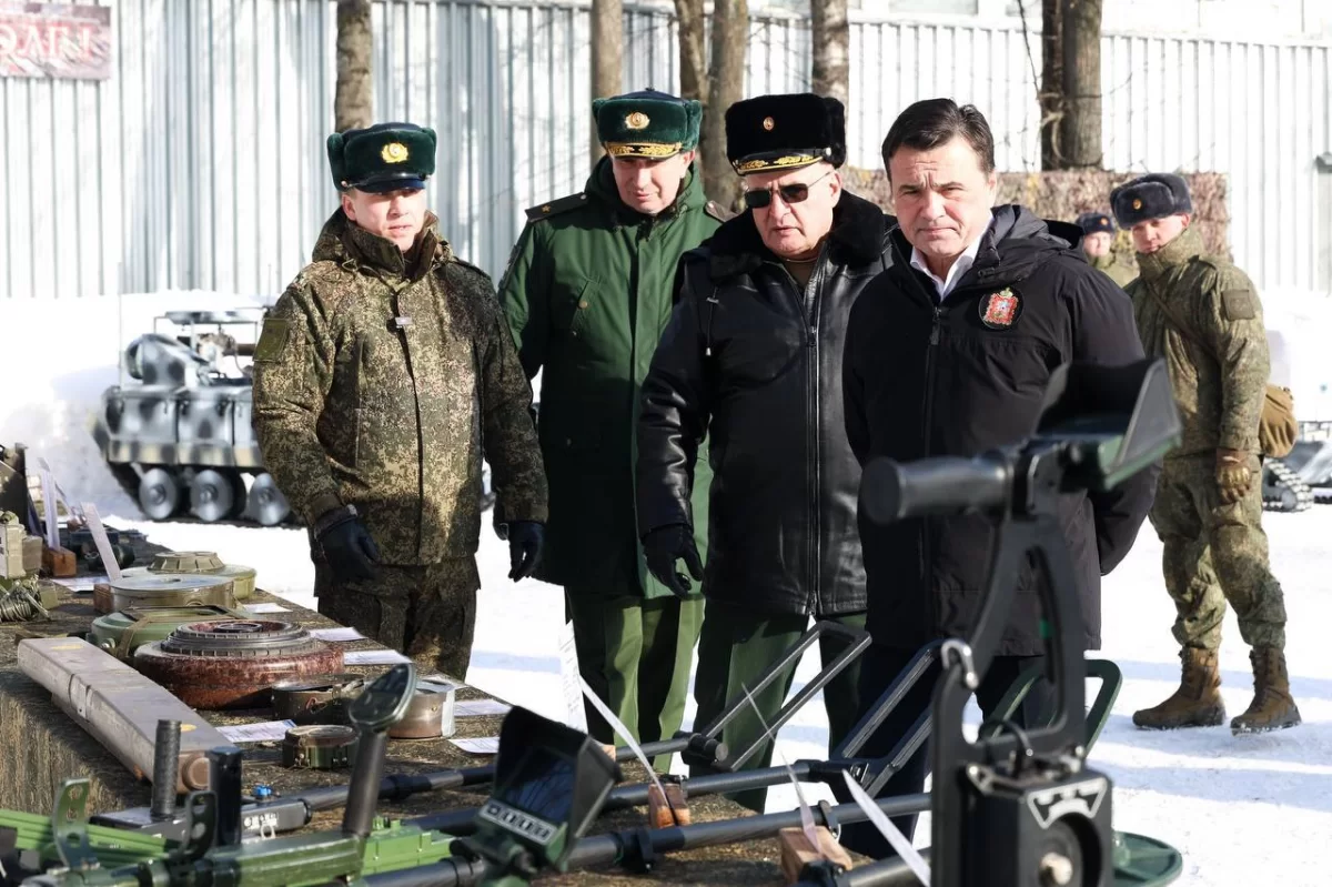 Губернатор Подмосковья Андрей Воробьёв в День защитника Отечества посетил 45-ю отдельную гвардейскую инженерную бригаду