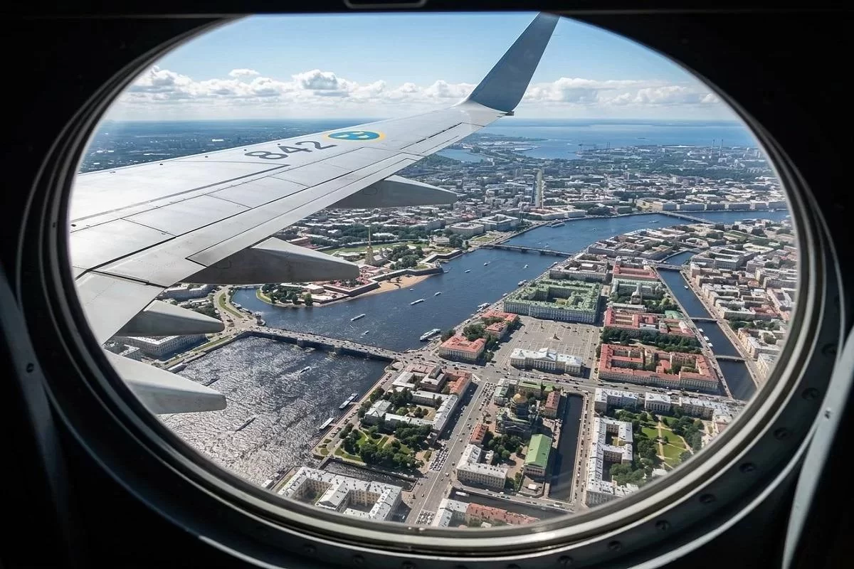 «Сидишь там по 14 дней»: в Минтрансе Хабаровского края объяснили транспортный коллапс в аэропорту Охотска