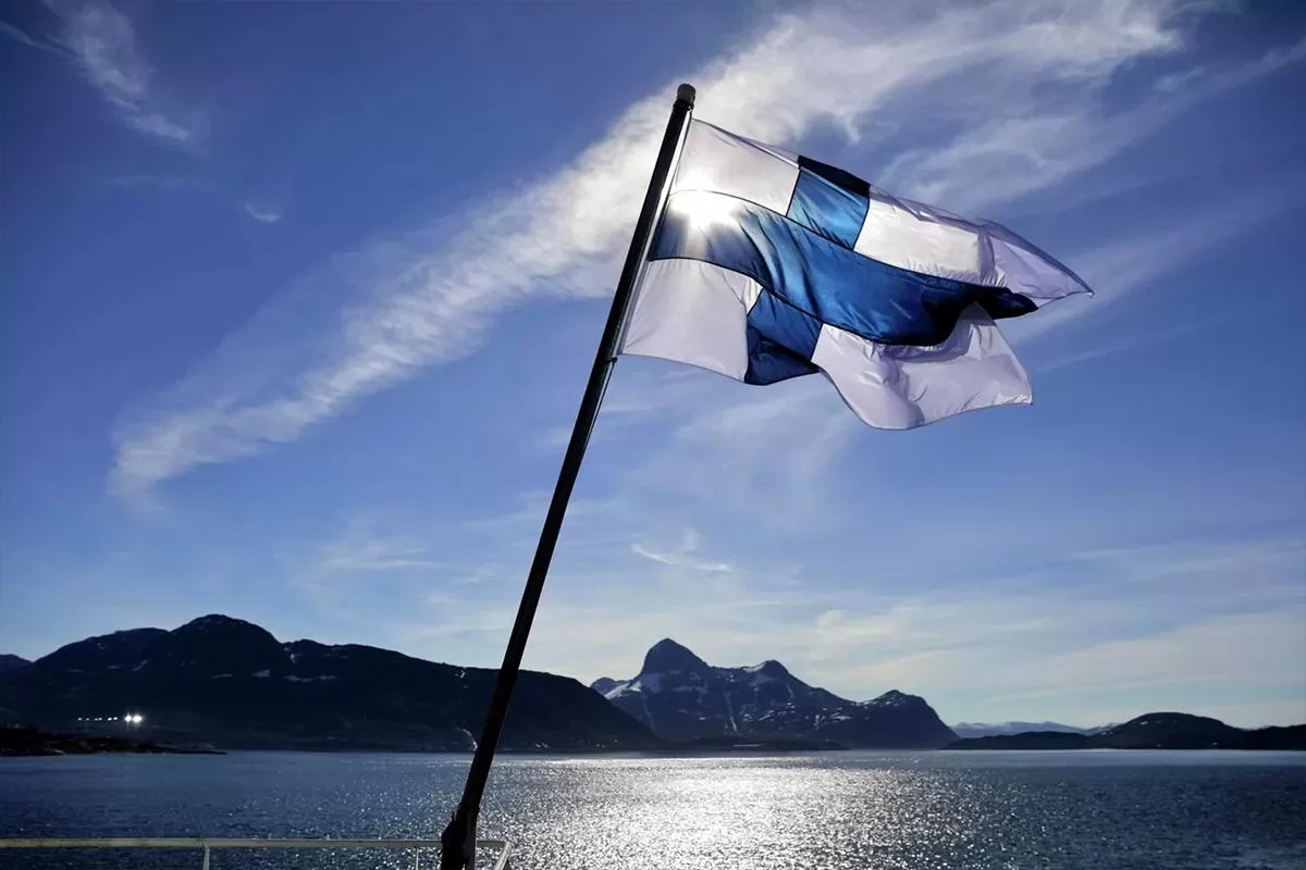 В небе над Финляндией нашли чужие дроны, но сбивать не стали: Хельсинки объяснил рискованный отказ