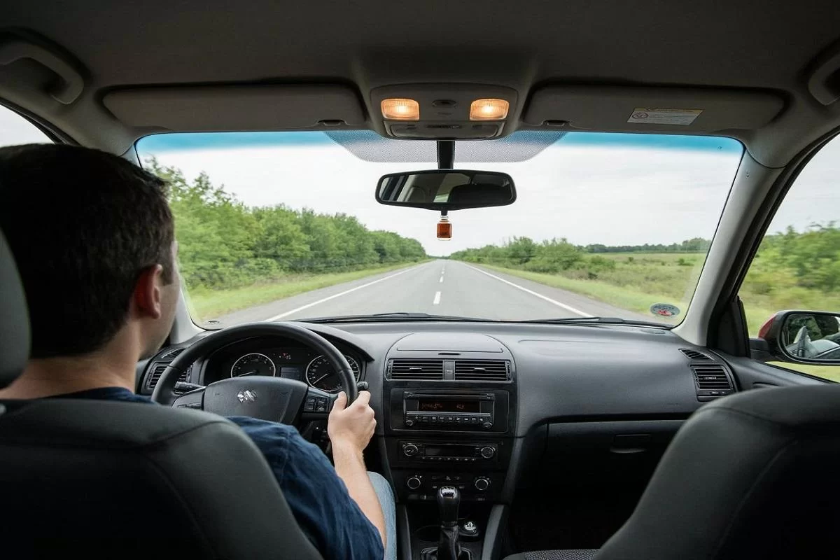 В России предлагают ввести запрет на вождение для аферистов