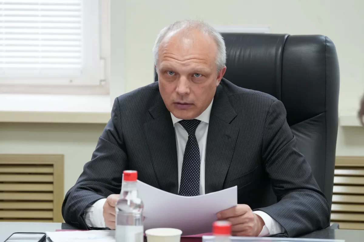 Спикер Заксобрания Вологодской области Роман Заварин взял на контроль обращения жен участников СВО по соцвыплатам и медпомощи