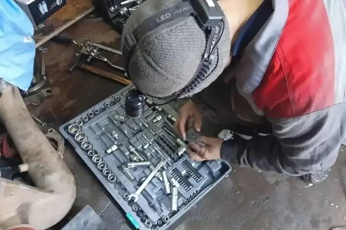 Свет в конце тоннеля: 12 домов в Чумикане подключили после череды поломок