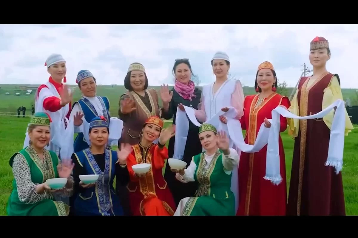 Глава Калмыкии Бату Хасиков: Элиста приняла финальный концерт Фестиваля тюльпанов с участием этно-исполнителей