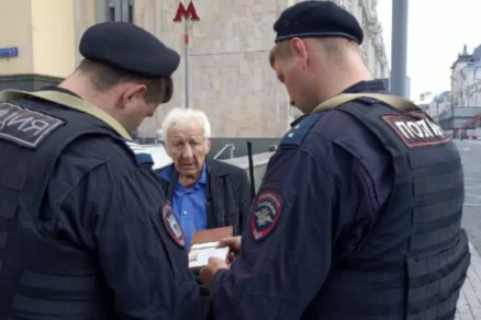 В Москве 87-летнего пенсионера вывели из автобуса за слова о ЧВК «Вагнер»