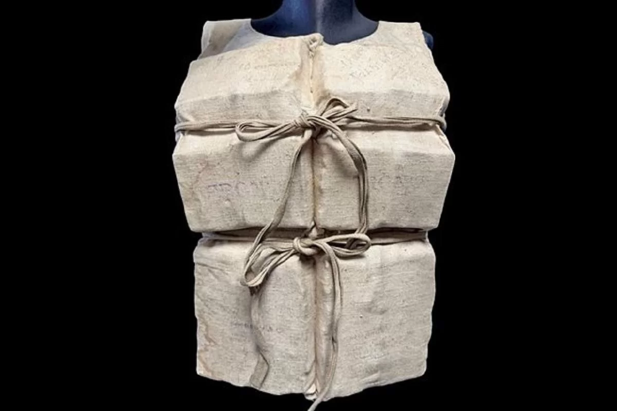 Уникальный лот «Титаника»: жилет пассажирки продан на торгах