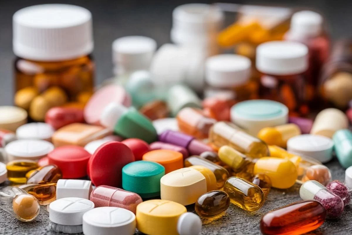 «Сдавайтесь или платите»: Трамп пригрозил фармгигантам двойным тарифом за дорогие лекарства