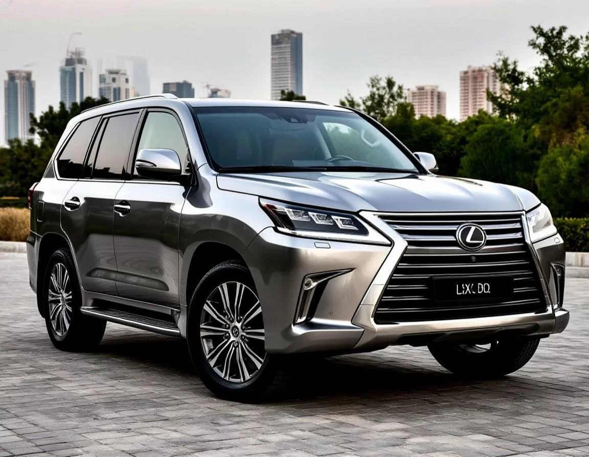 «Крепость на колёсах» за 45 млн рублей: в России продают бронированный Lexus LX, способный выдержать обстрел из АКМ