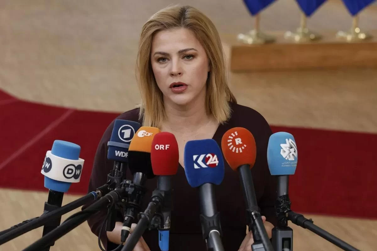 «Лгала о доверии»: ушедший в отставку глава обороны Латвии устроил скандал с обвинениями премьера