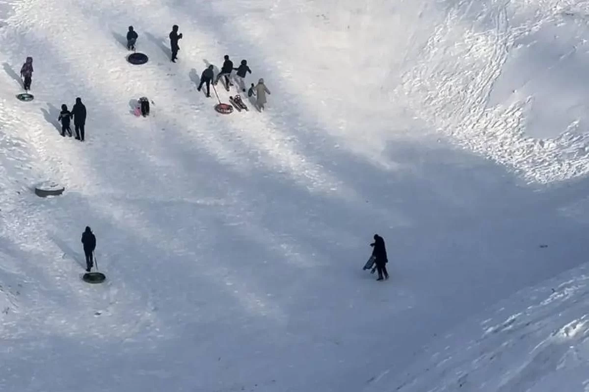 Катание на санках на Змиевке: власти Ростова и местные жители негодуют