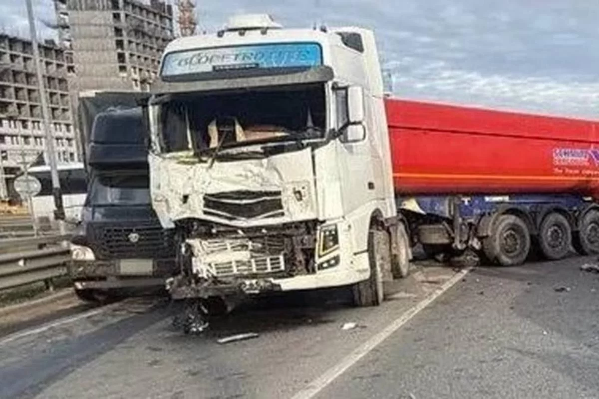 Жесткое ДТП на М-5 «Урал» в Люберцах: грузовик влетел в стоявшую «ГАЗель»