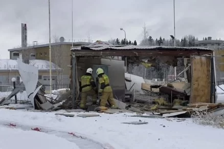 В ХМАО на газозаправочной станции произошел взрыв