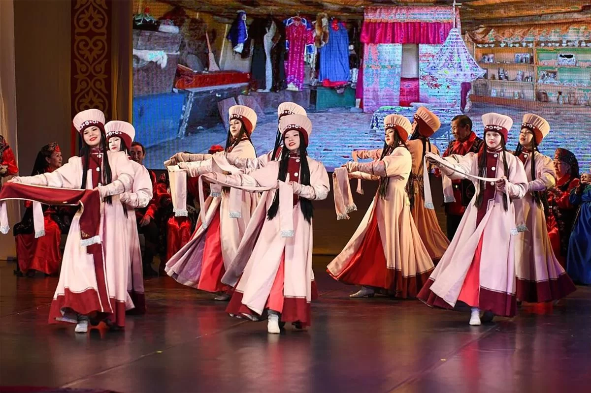 Словари, школы и онлайн-переводчик: что хакасский народ договорился сделать за 5 лет