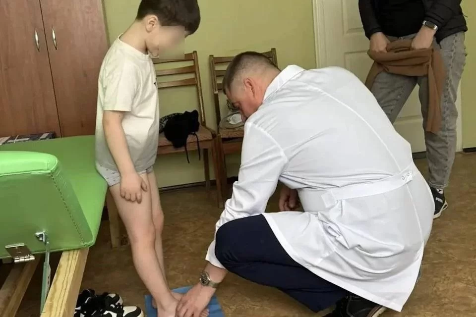 50 детей за один день: оренбургские врачи принимают юных пациентов в Херсонской области