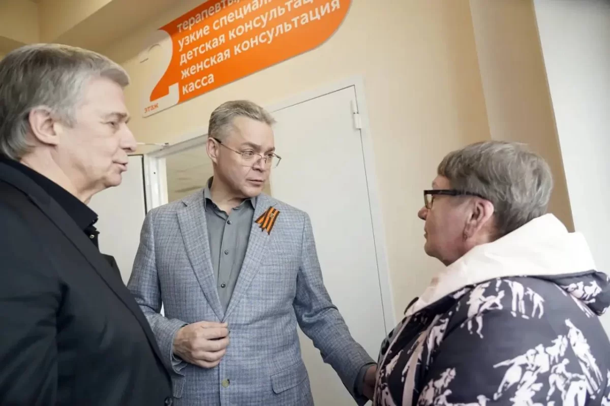 «Появление нового медучреждения стало вызовом времени»: Губернатор Ставрополья Владимир Владимиров проверил работу новой поликлиники в Михайловске