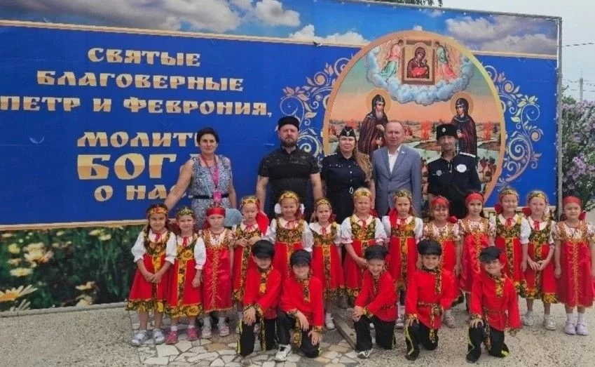 Спикер Гордумы Астрахани Игорь Седов принял участие в праздничных мероприятиях ко Дню семьи, любви и верности в Трусовском районе города