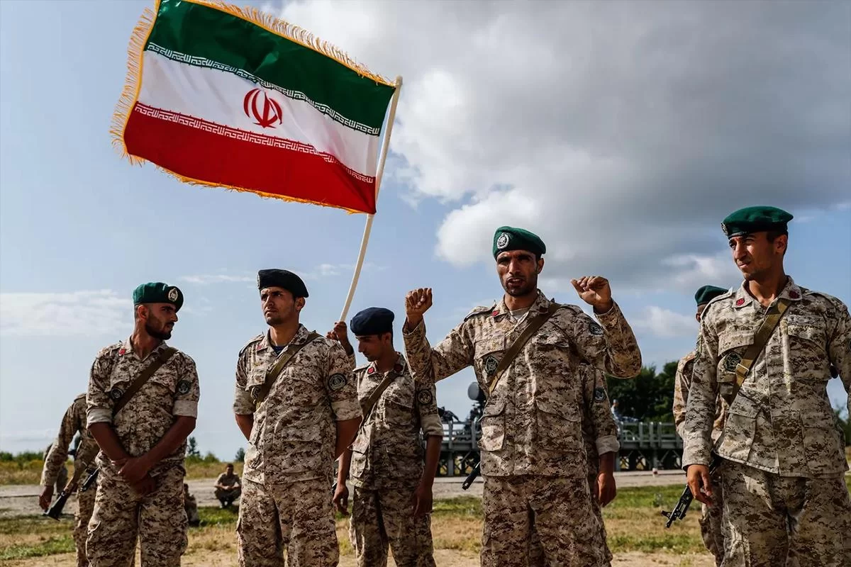 КСИР обещает сжигать дотла каждый танкер, рискнувший войти в Ормузский пролив