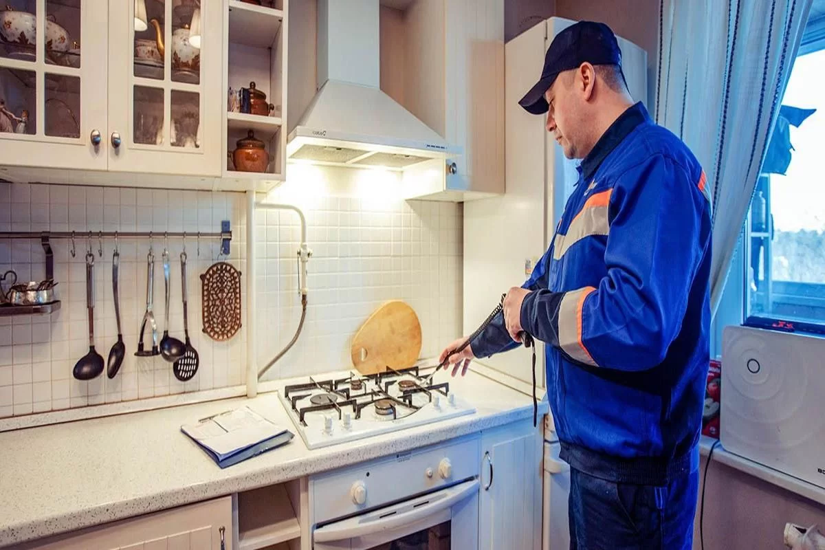 Специалисты АО «Мосгаз» проверили более 105 тысяч газовых плит в январе