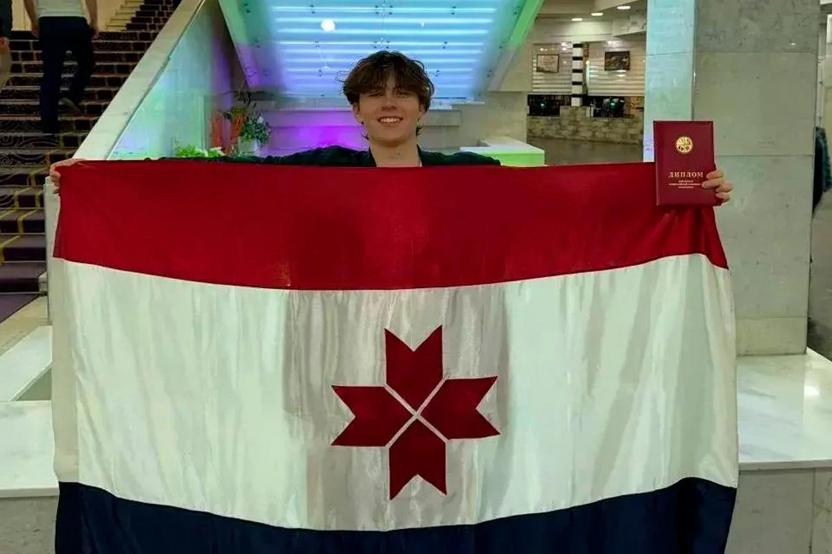 Глава Мордовии Артём Здунов поздравил ученика Республиканского лицея Тимофея Шачинова с победой на Всероссийской олимпиаде школьников по информатике