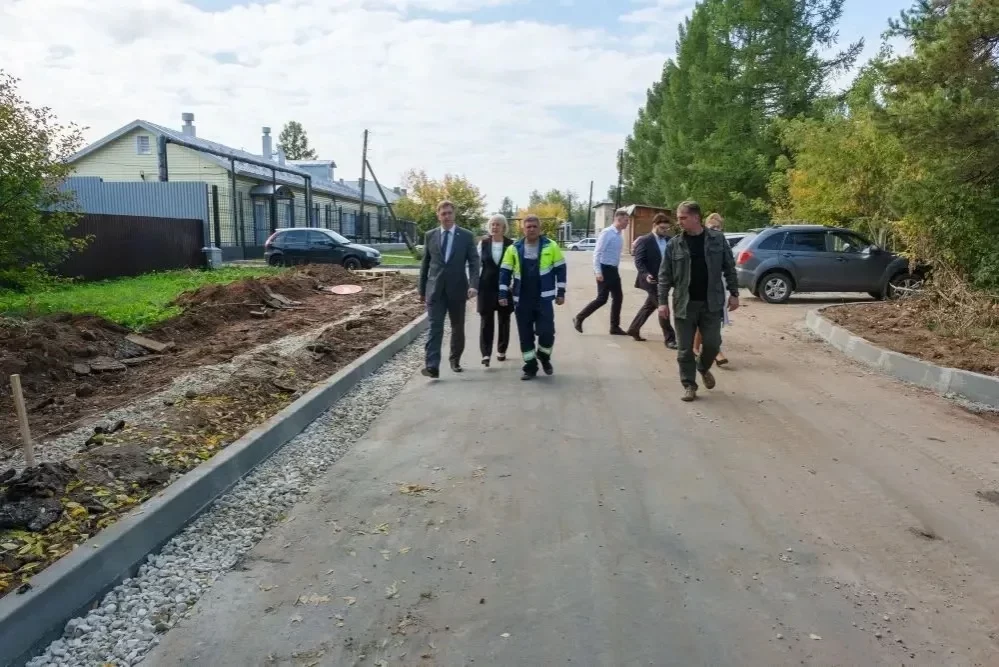 «Именно жители определяют приоритеты ремонта»: Спикер Заксобрания Кировской области Роман Береснев рассказал о реализации программы «Дорожный миллиард»