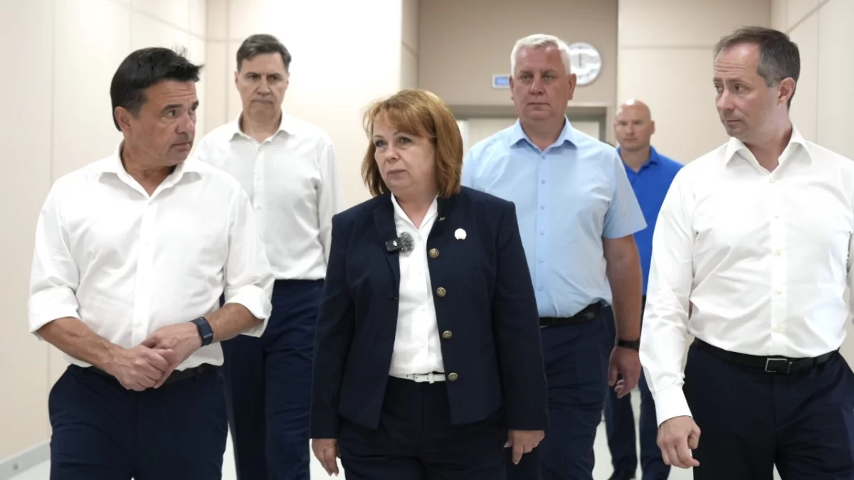 Губернатор Андрей Воробьёв проверил готовность крупнейшего воспитательно-образовательного комплекса на 2450 мест в Котельниках