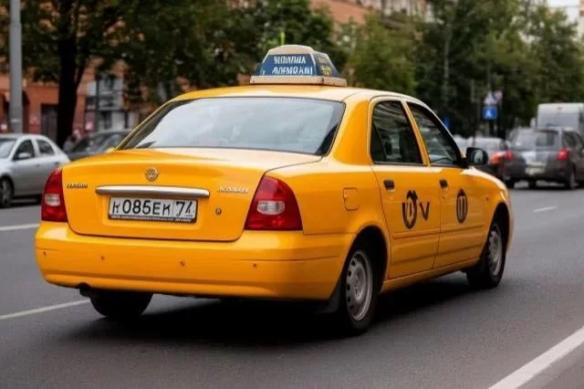 «Нет интернета — нет работы»: водители такси бьют тревогу