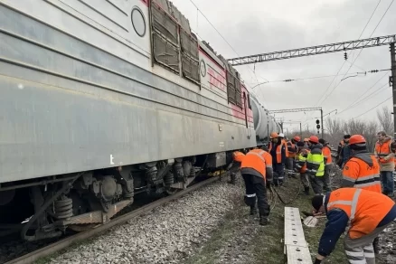 На перегоне Кизитеринка – Проточная произошёл сход локомотива грузового поезда