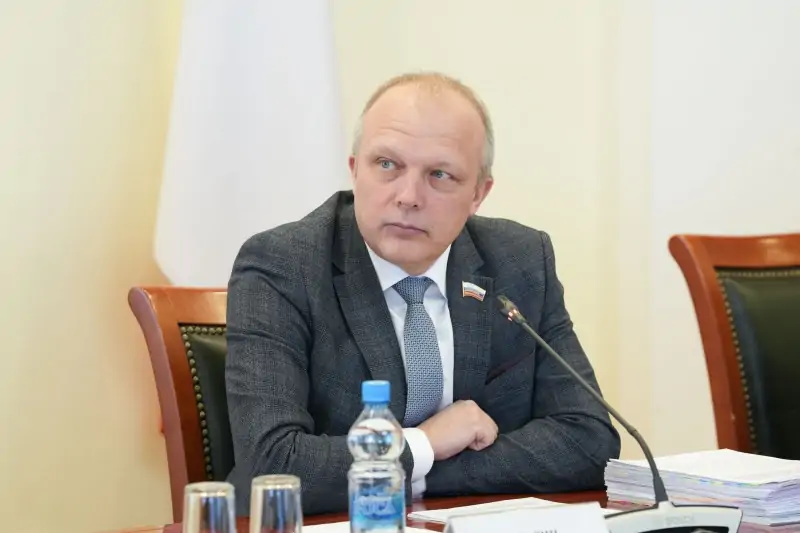 «Без записи в ЕГРН подключение к газу невозможно»: Спикер Заксобрания Вологодчины Роман Заварин разъяснил порядок оформления документов для догазификации частных домов
