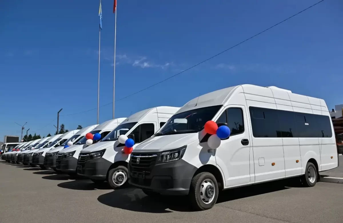 Глава Тувы Владислав Ховалыг: Автобусный парк республики пополнился 12 новыми машинами марок ГАЗ и ПАЗ в рамках нацпроекта