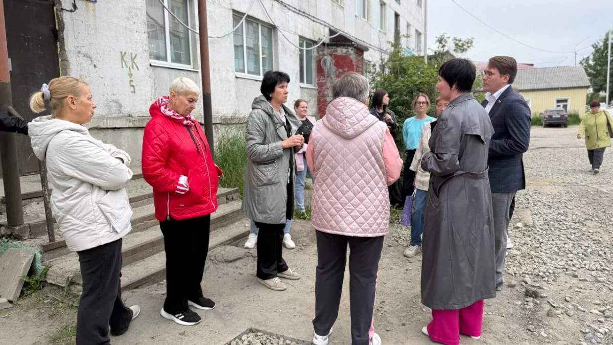 Мэр Лариса Поликанова: Администрация Магадана планирует комплексно благоустроить двор на улице Шандора Шимича